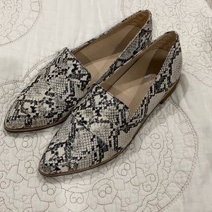 Dr scholls faux snakeskin pointed toe shoes